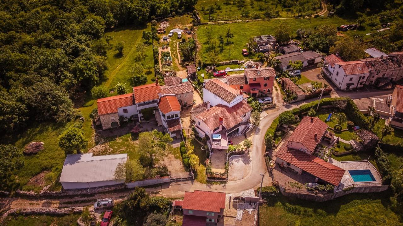 Karojba Villa Michelle מראה חיצוני תמונה