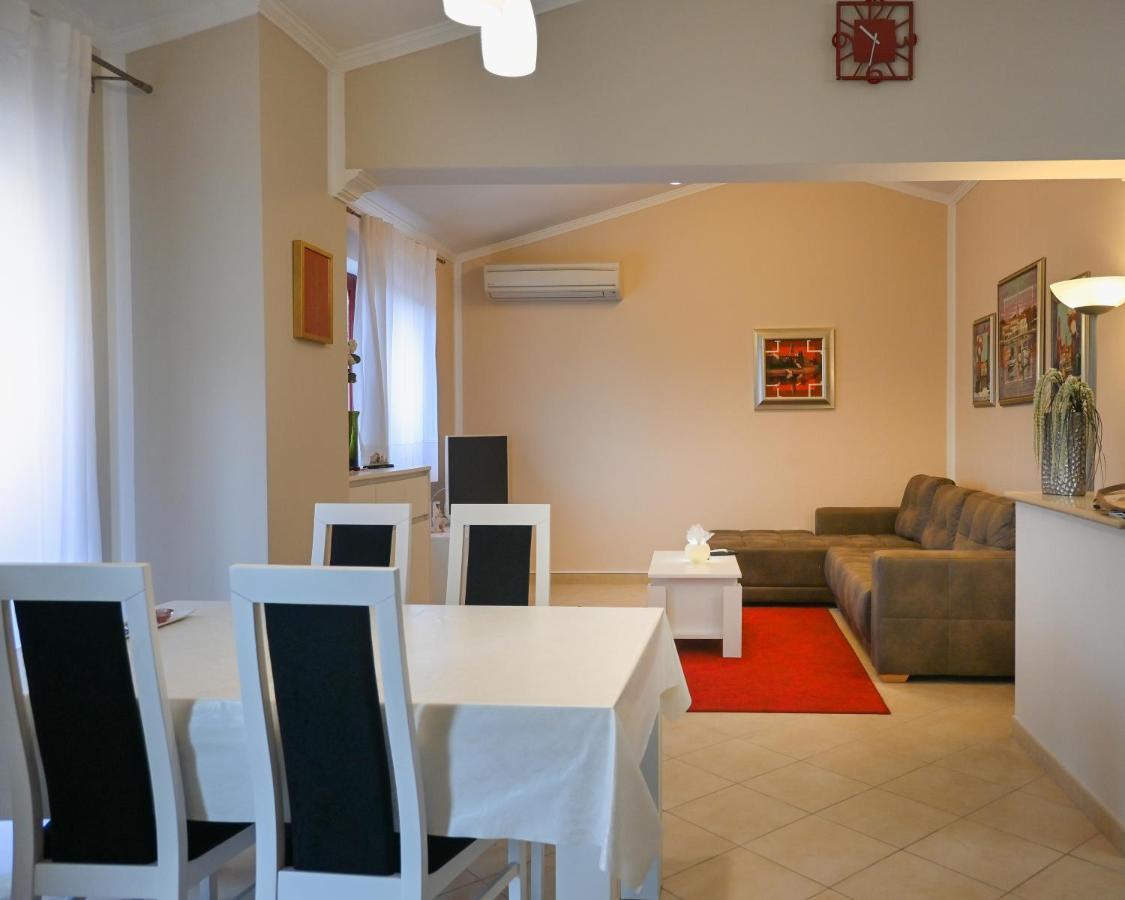 Karojba Villa Michelle מראה חיצוני תמונה