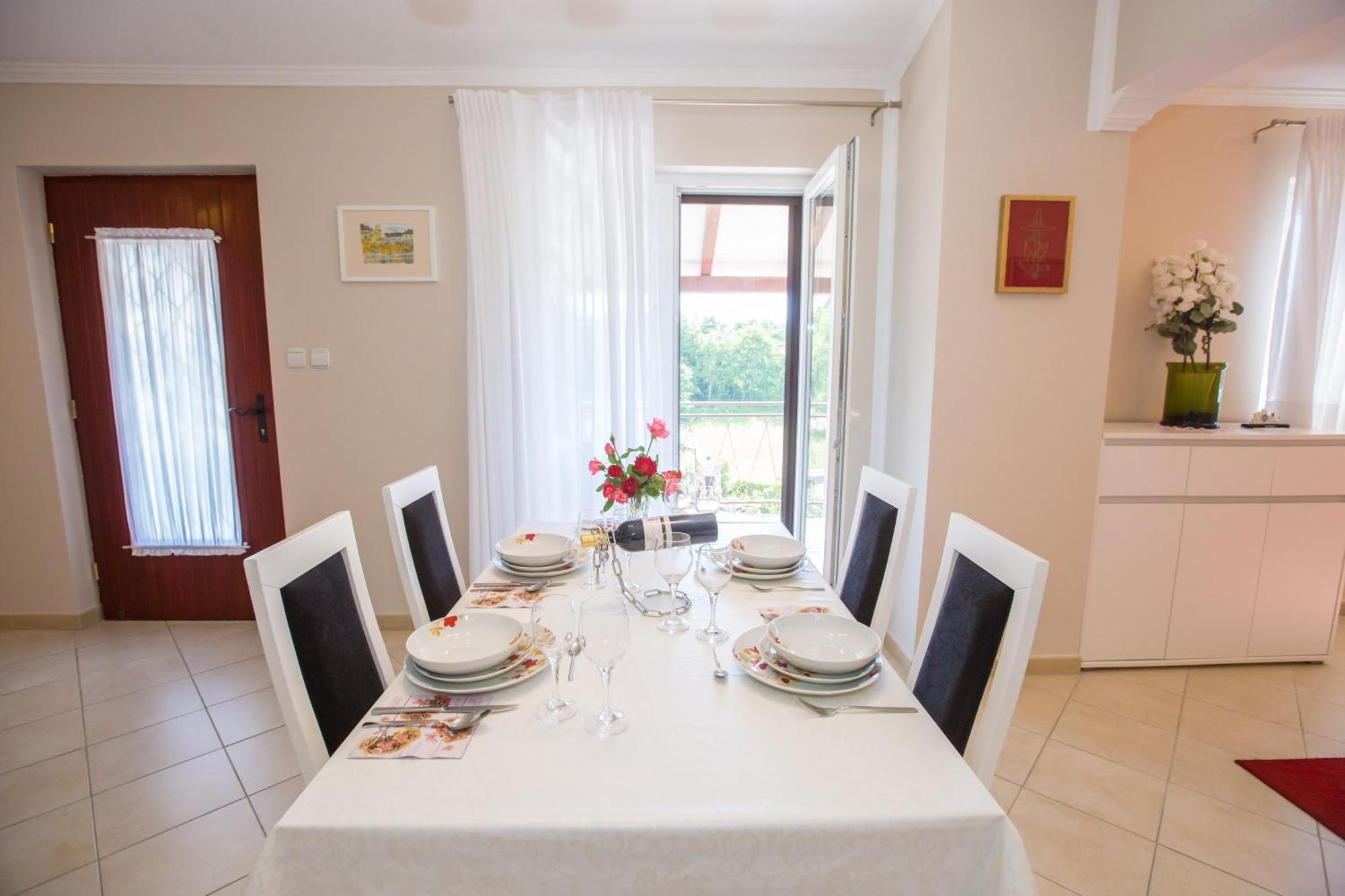 Karojba Villa Michelle מראה חיצוני תמונה