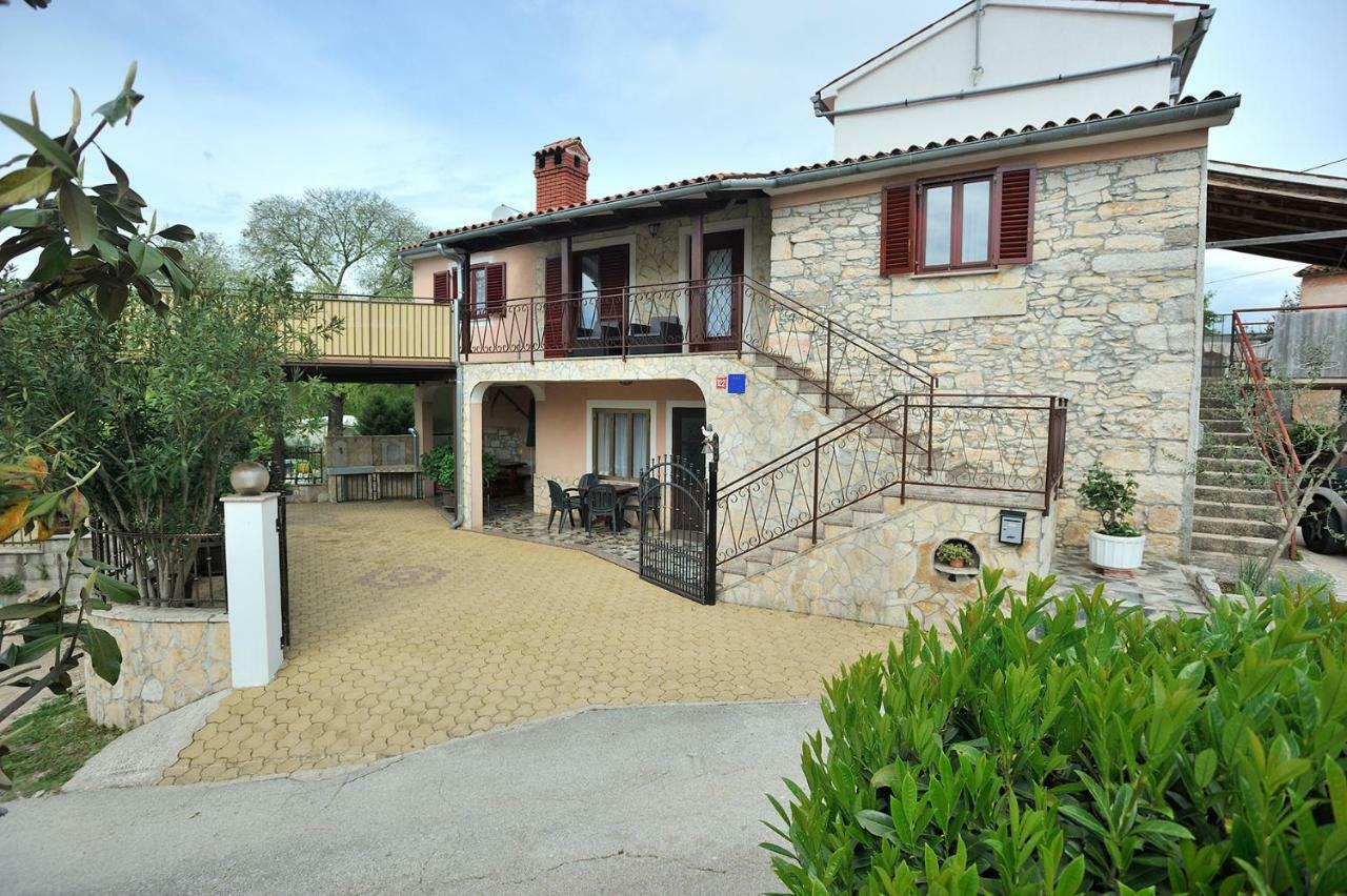 Karojba Villa Michelle מראה חיצוני תמונה