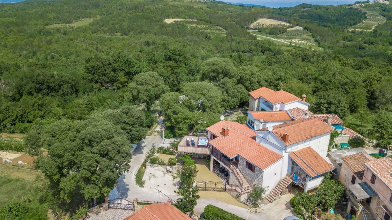 Karojba Villa Michelle מראה חיצוני תמונה