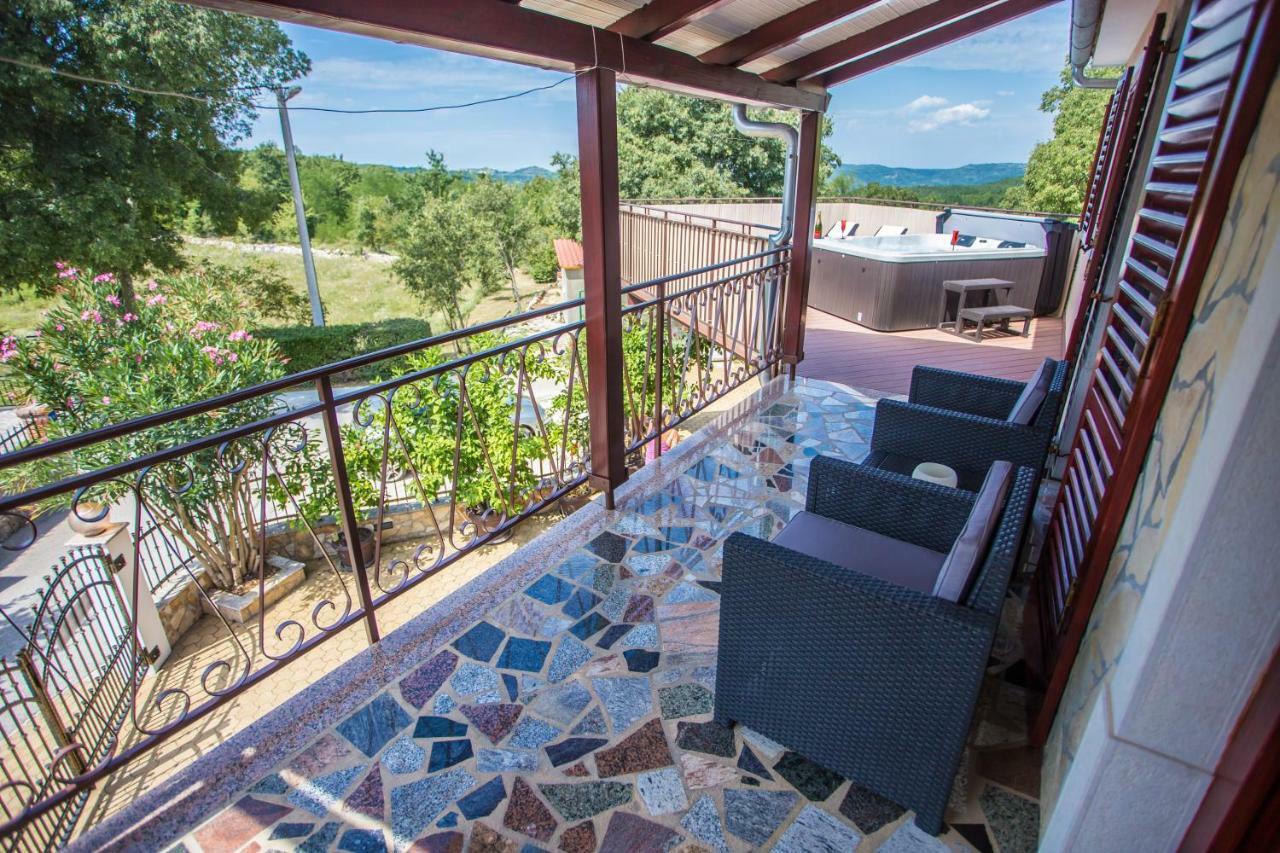Karojba Villa Michelle מראה חיצוני תמונה
