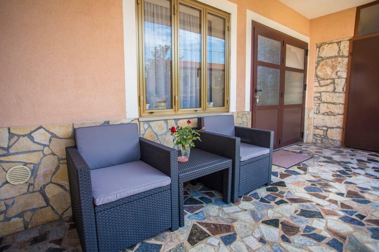 Karojba Villa Michelle מראה חיצוני תמונה