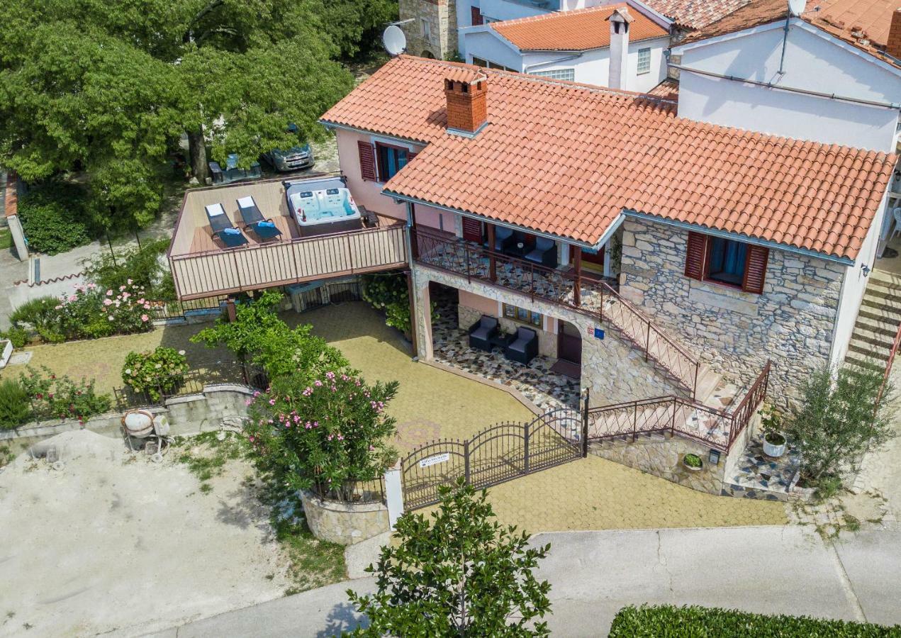 Karojba Villa Michelle מראה חיצוני תמונה
